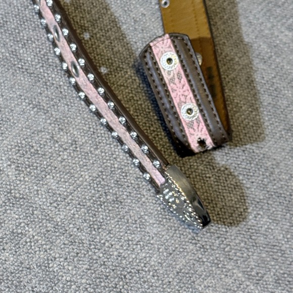 Ariat Womens Pink Floral Tooled Leather Western Studded Belt LOT 63176 33 Inch - Picture 2 of 3